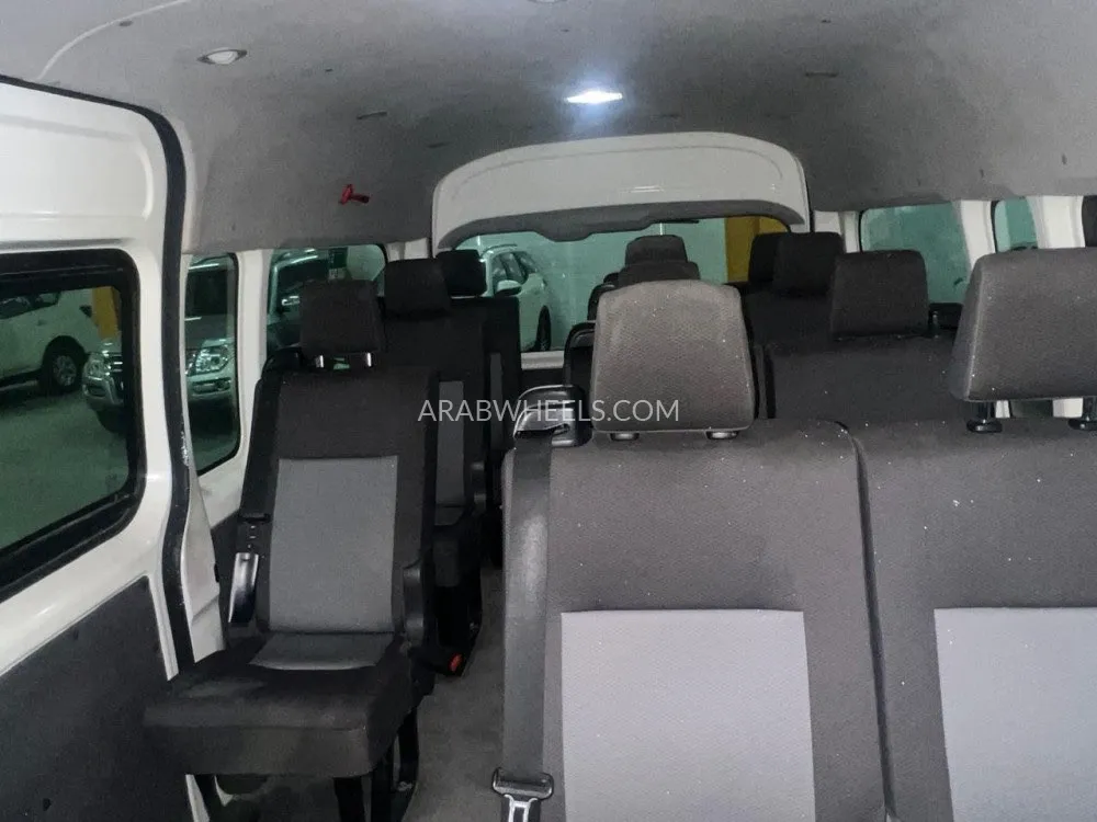 Toyota Hiace 2021 for Sale in Ajman Image-12