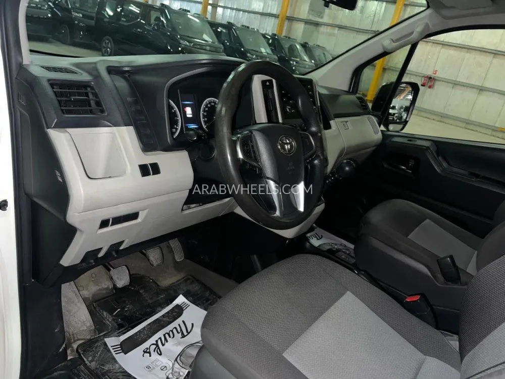 Toyota Hiace 2021 for Sale in Ajman Image-9