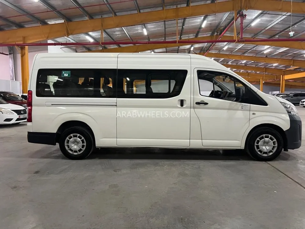 Toyota Hiace 2021 for Sale in Ajman Image-8