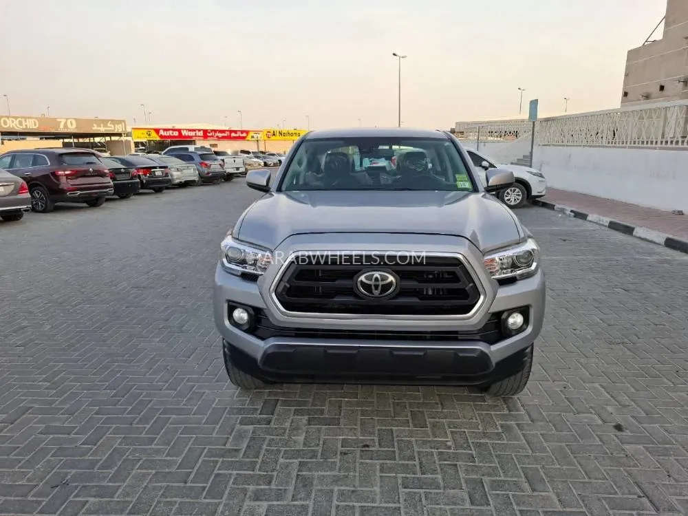 Toyota Tacoma 2021 for Sale in Ajman Image-4