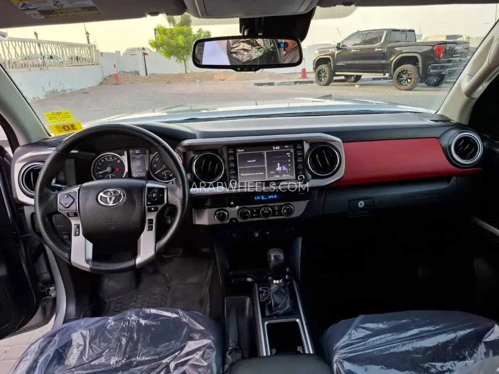 Toyota Tacoma 2021 for Sale in Ajman Image-11