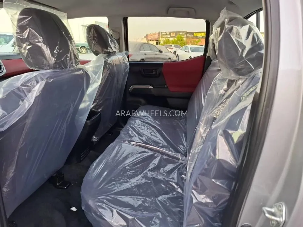 Toyota Tacoma 2021 for Sale in Ajman Image-14