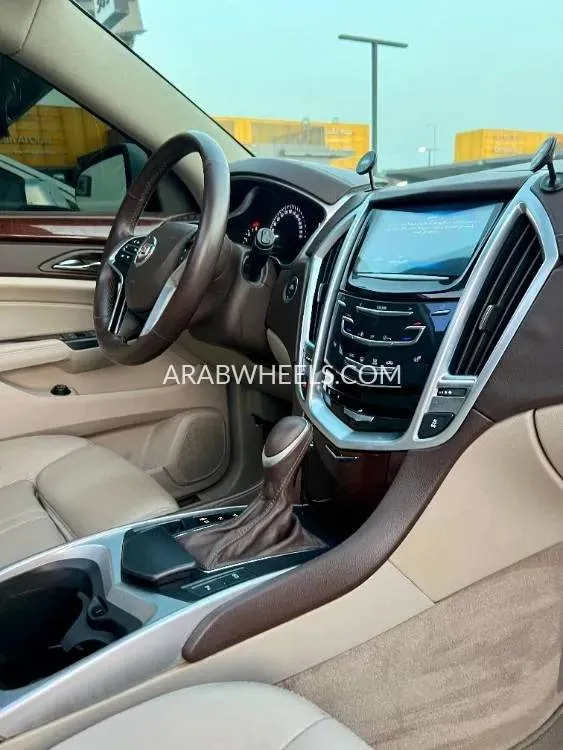 Cadillac SRX 2016 for Sale in Sharjah Image-10
