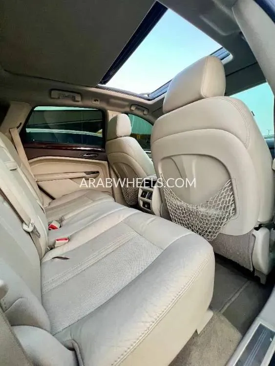 Cadillac SRX 2016 for Sale in Sharjah Image-13