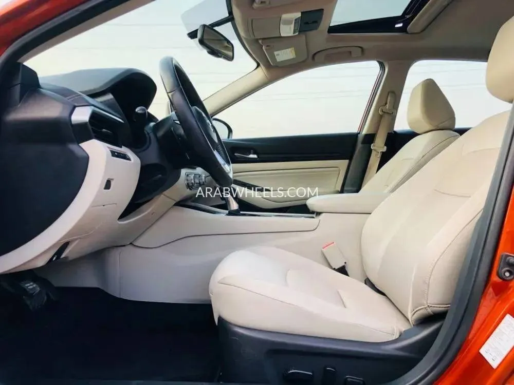 Nissan Altima 2019 for Sale in Sharjah Image-5