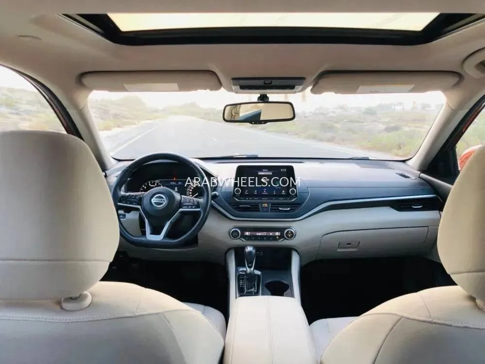 Nissan Altima 2019 for Sale in Sharjah Image-10