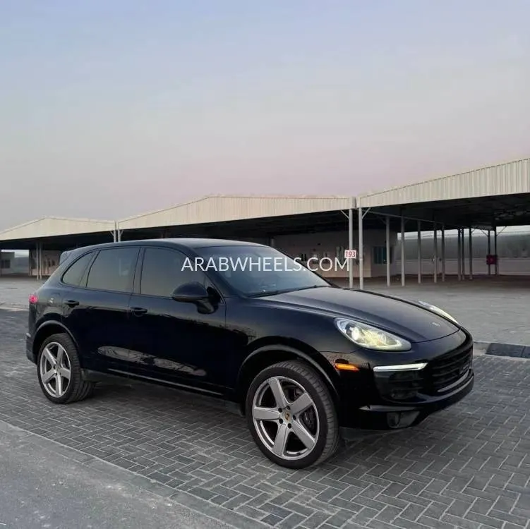 Porsche Cayenne 2018 for Sale in Ajman Image-3