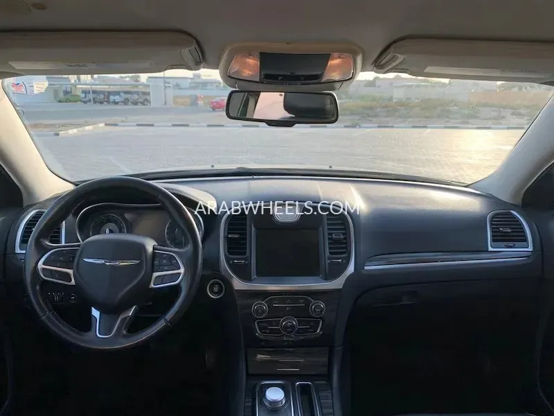 كرايسلر 300 2018 for Sale in دبي Image-11