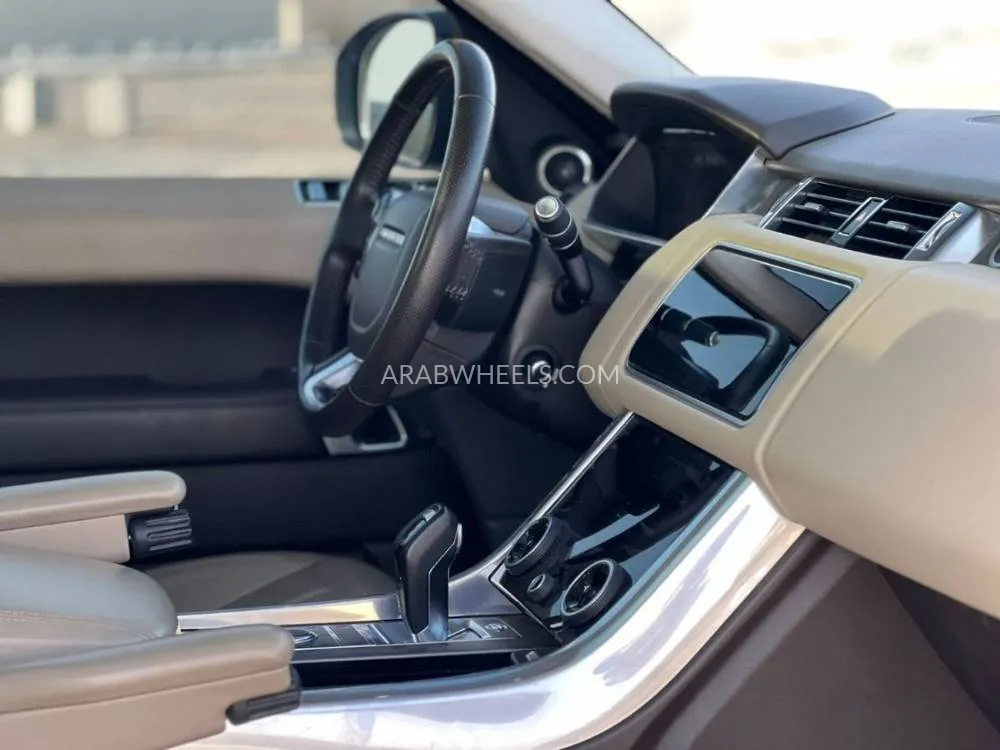 Land Rover Range Rover Sport 2020 for Sale in Sharjah Image-7