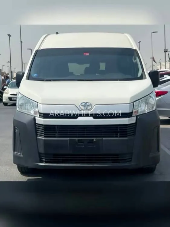 Toyota Hiace 2021 for Sale in Ras Al Khaimah Image-4