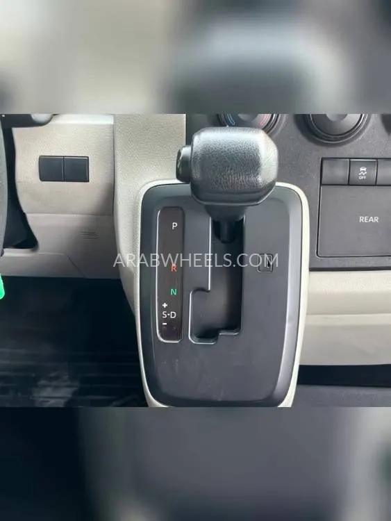 Toyota Hiace 2021 for Sale in Ras Al Khaimah Image-13