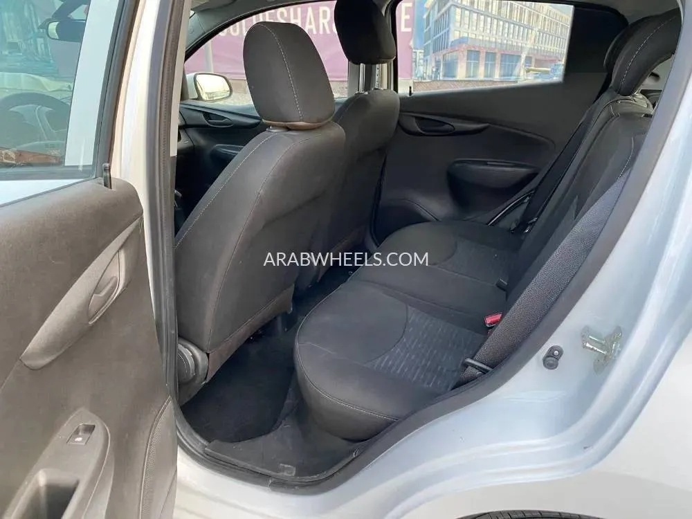 Chevrolet Spark 2020 for Sale in Sharjah Image-7