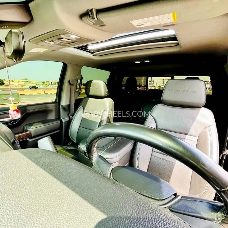 GMC Sierra 2019 for Sale in Fujairah Image-9