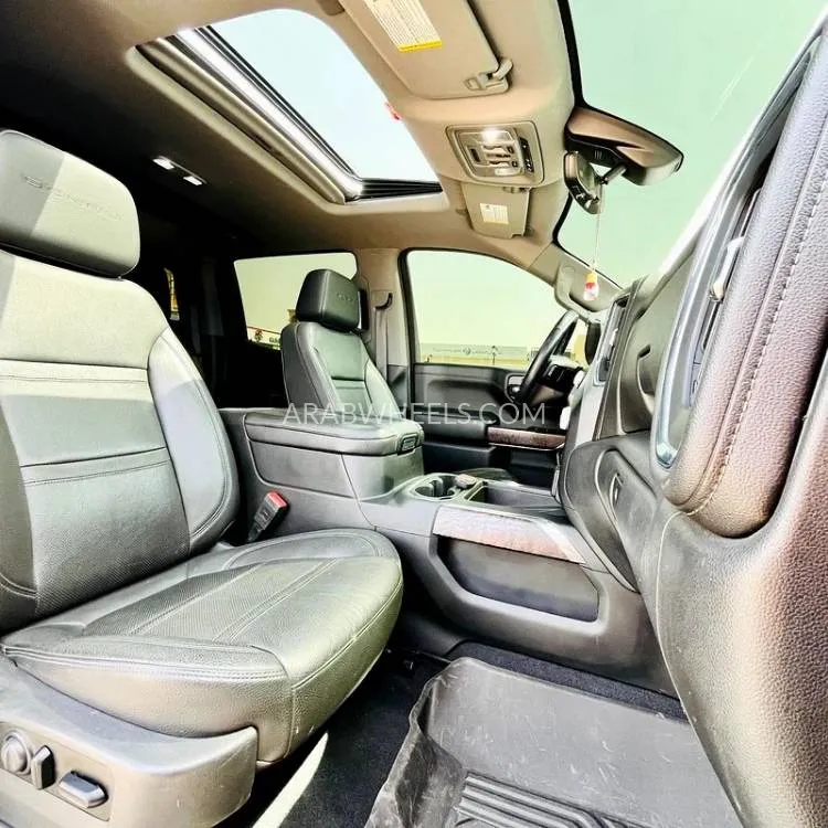 GMC Sierra 2019 for Sale in Fujairah Image-12