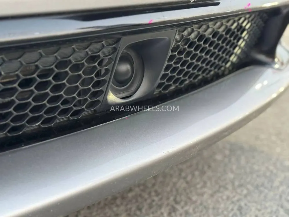 Jeep Grand Cherokee 2016 for Sale in Sharjah Image-8