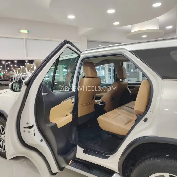 Toyota Fortuner 2020 for Sale in Sharjah Image-7