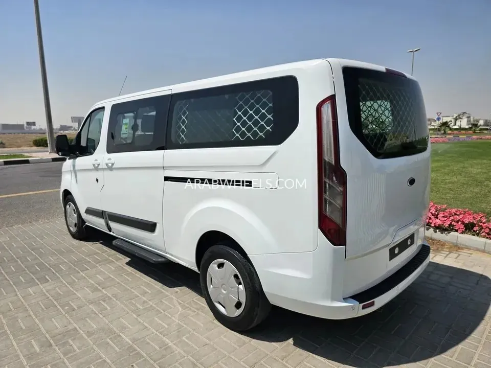 Ford Transit 2019 for Sale in Sharjah Image-9