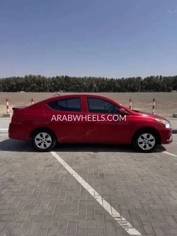 Nissan Versa 2015 for Sale in Sharjah Image-3