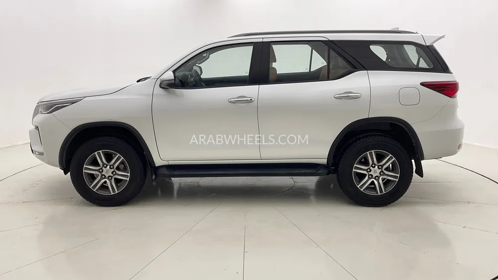 Toyota Fortuner 2024 for Sale in Dubai Image-6