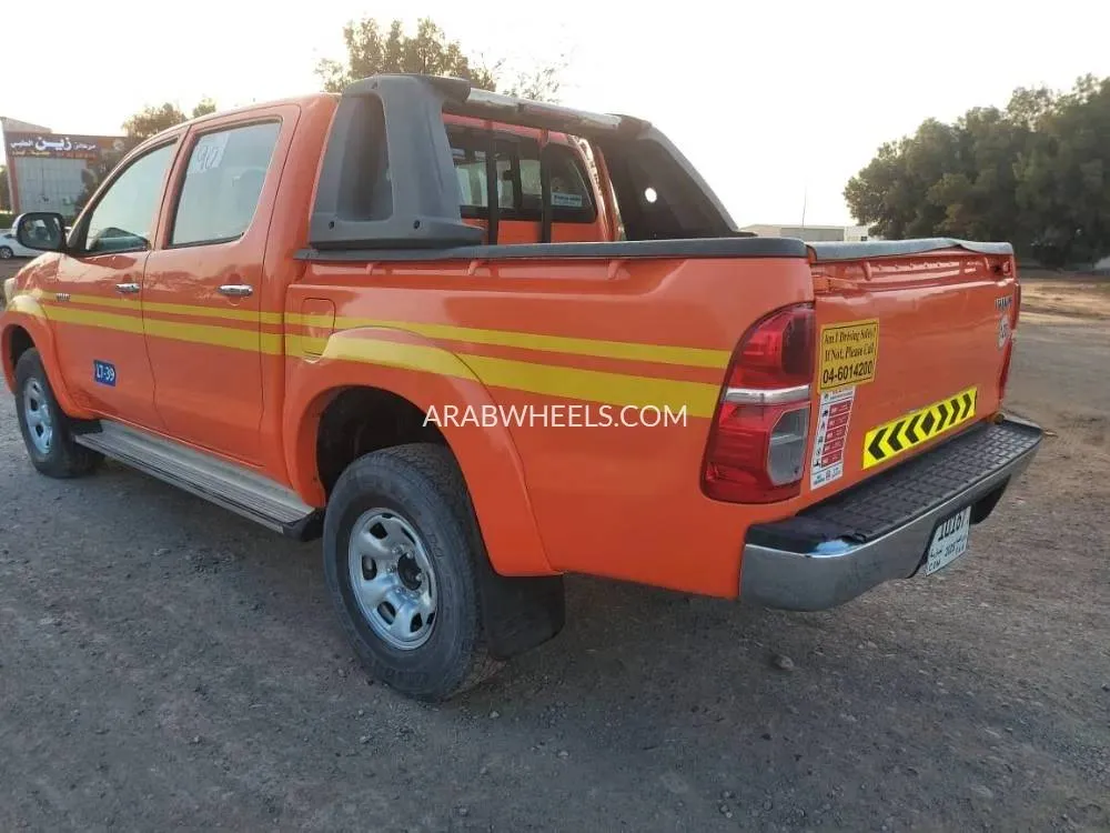 Toyota Hilux 2013 for Sale in Ras Al Khaimah Image-6