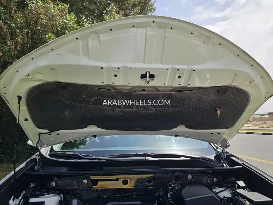 Toyota Rav4 2016 for Sale in Sharjah Image-5