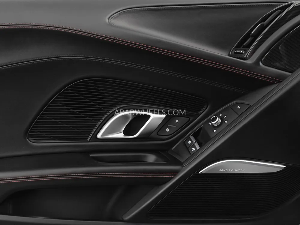 أودي  سبايدر R8 2020 for Sale in دبي Image-11