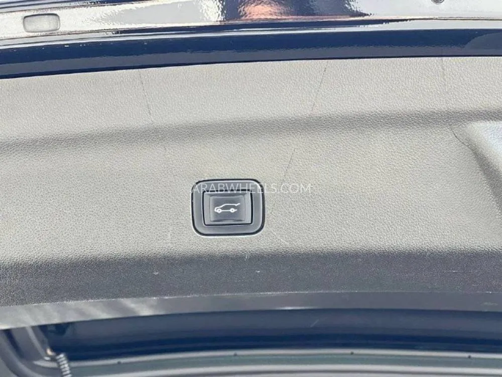 Cadillac Escalade 2022 for Sale in Dubai Image-24