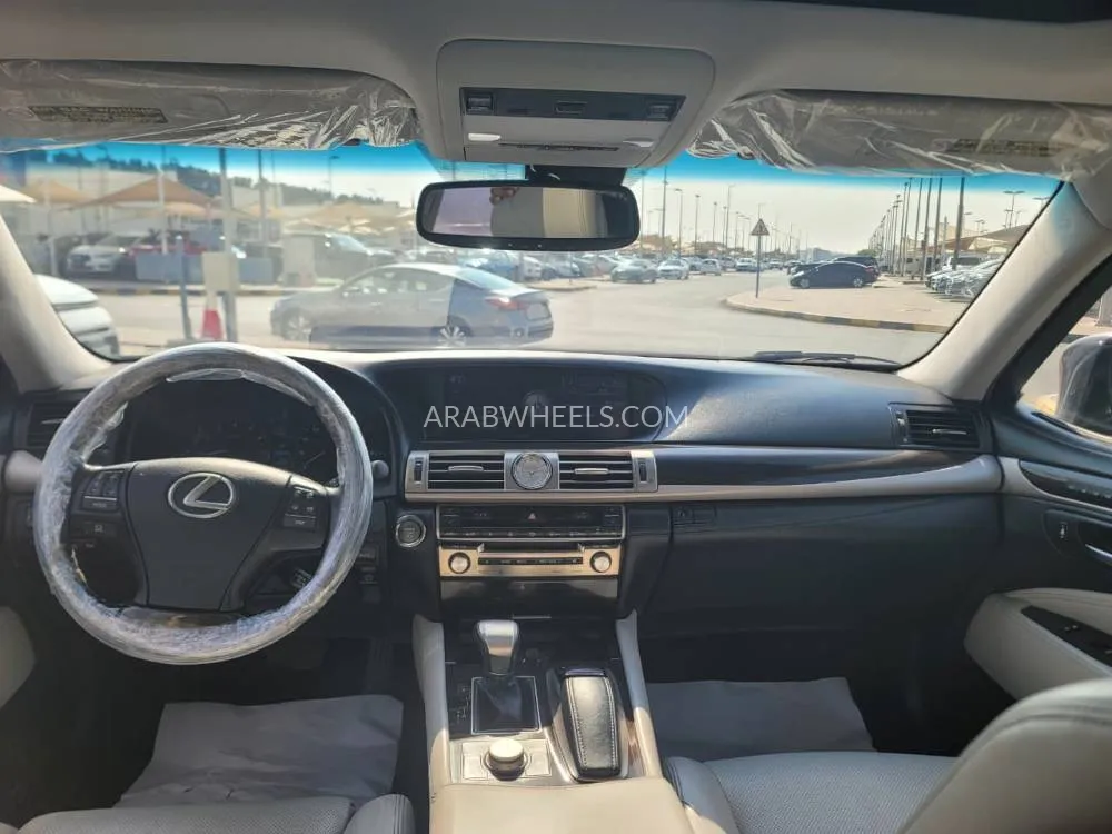 Lexus LS 2013 for Sale in Dubai Image-9