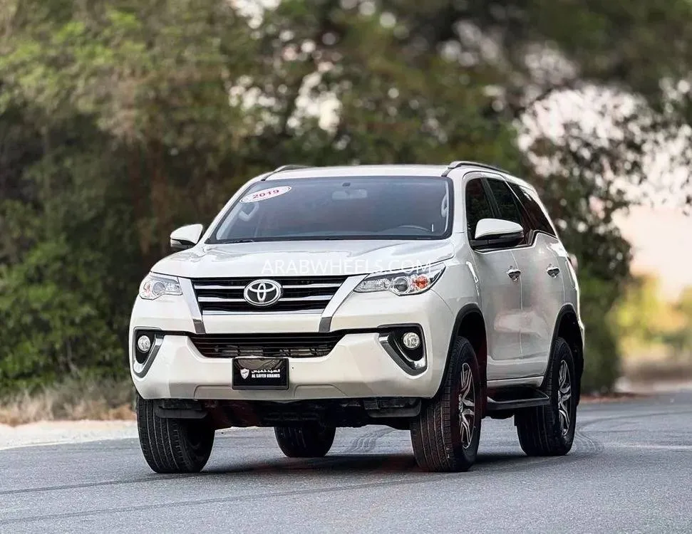 Toyota Fortuner 2019 for Sale in Sharjah Image-3