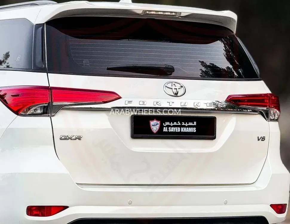 Toyota Fortuner 2019 for Sale in Sharjah Image-7