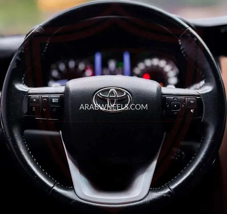 Toyota Fortuner 2019 for Sale in Sharjah Image-13