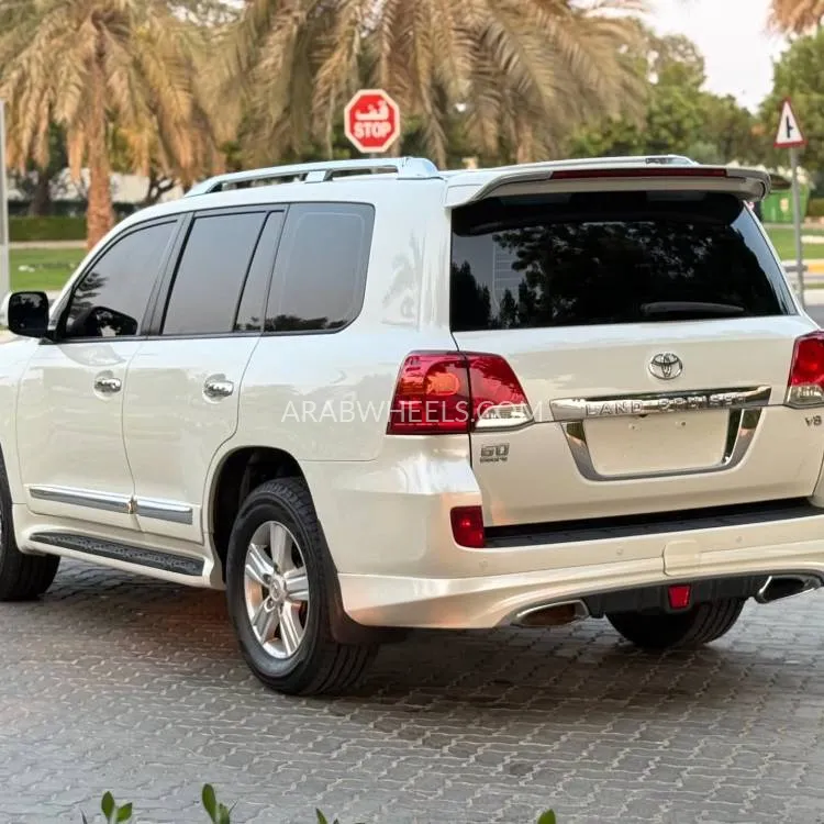 Toyota Land Cruiser 2015 for Sale in Sharjah Image-14