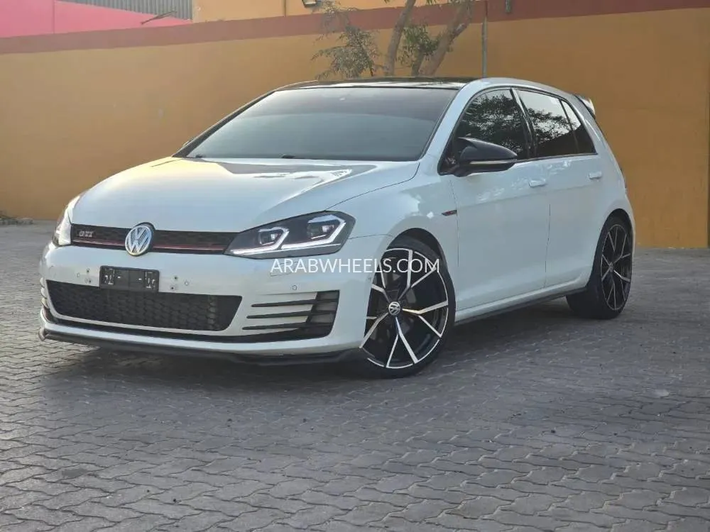  فولكس واجن جولف 2015 for Sale in أم القيوين Image-3