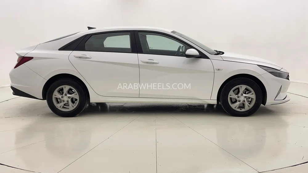 Hyundai Elantra 2023 for Sale in Dubai Image-2