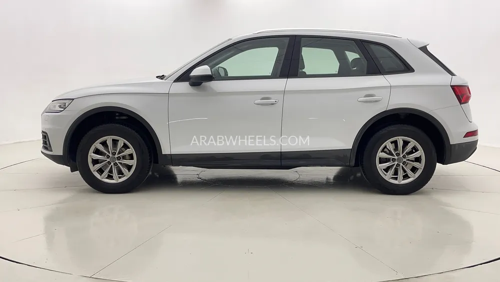 Audi Q5 2019 for Sale in Dubai Image-6
