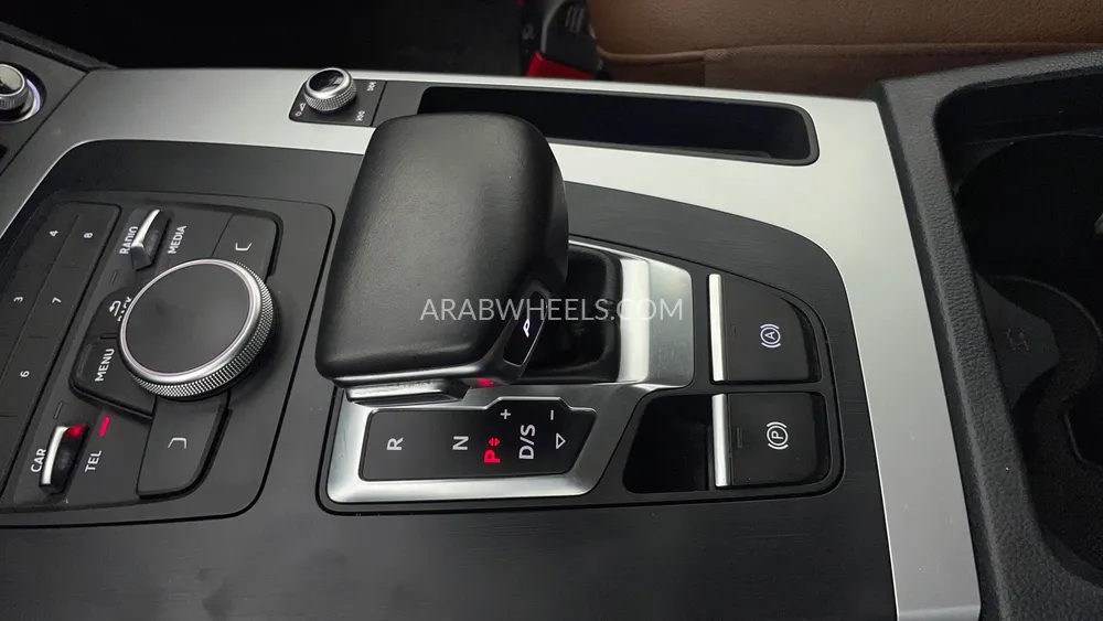 Audi Q5 2019 for Sale in Dubai Image-17