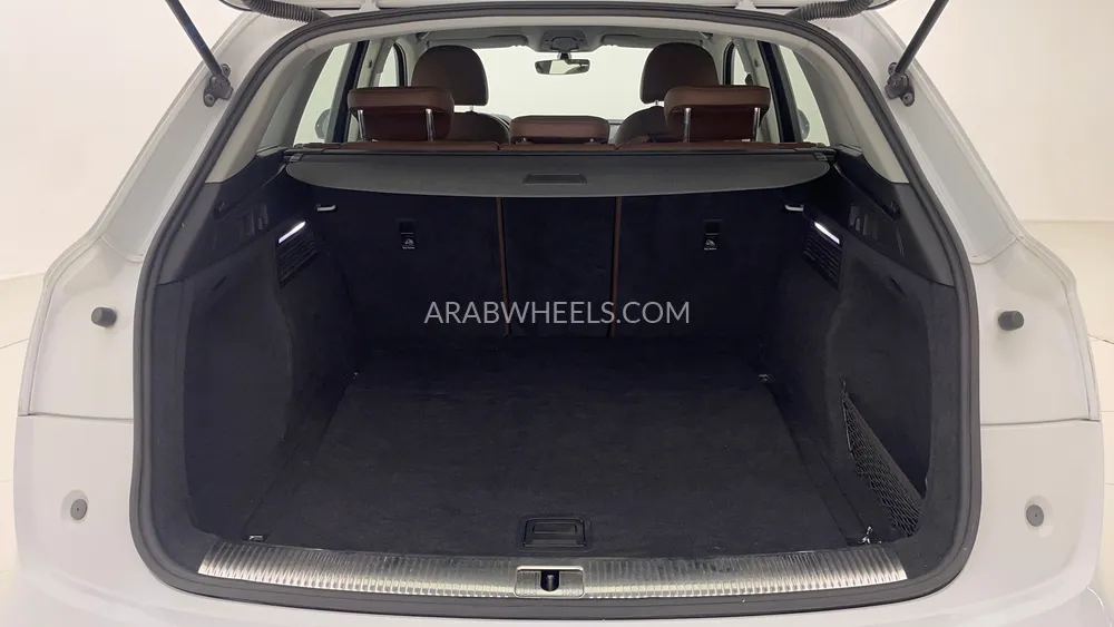 Audi Q5 2019 for Sale in Dubai Image-26