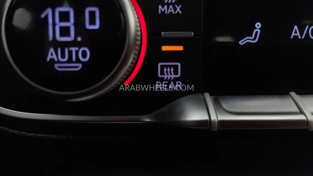 Audi Q5 2019 for Sale in Dubai Image-39