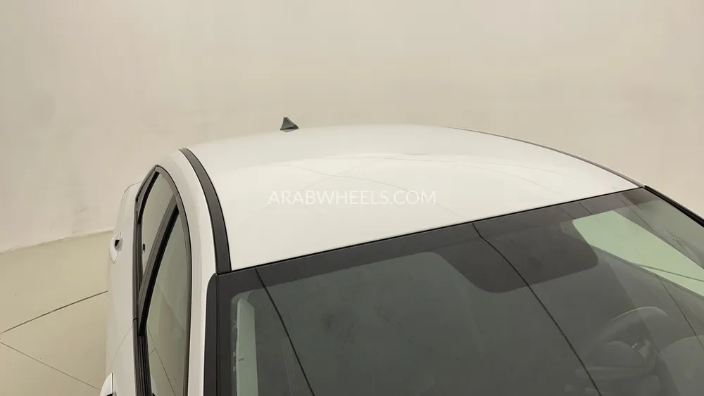 Hyundai Elantra 2023 for Sale in Dubai Image-11