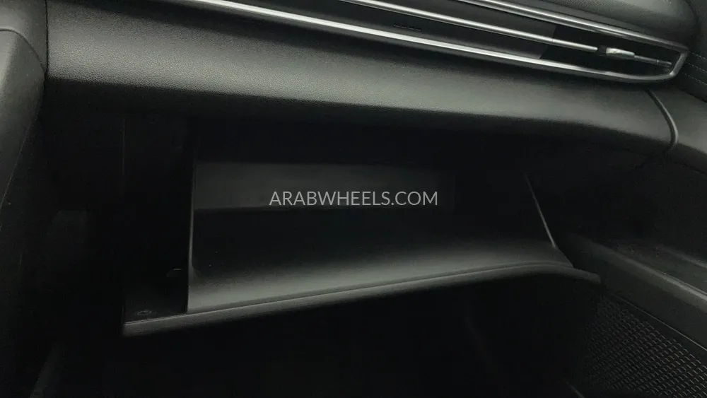 Hyundai Elantra 2023 for Sale in Dubai Image-30