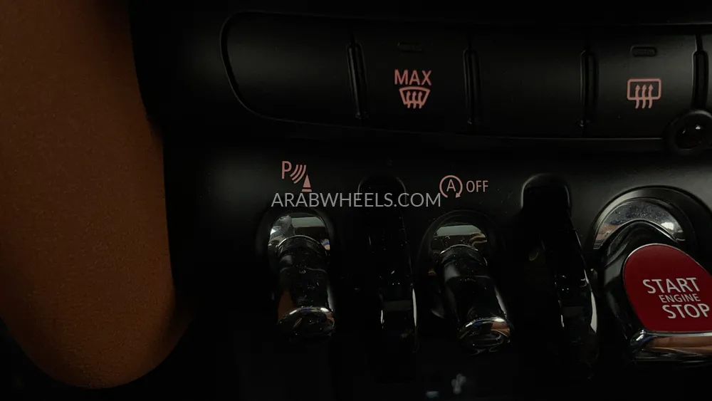 Mini Cooper 2023 for Sale in Dubai Image-38