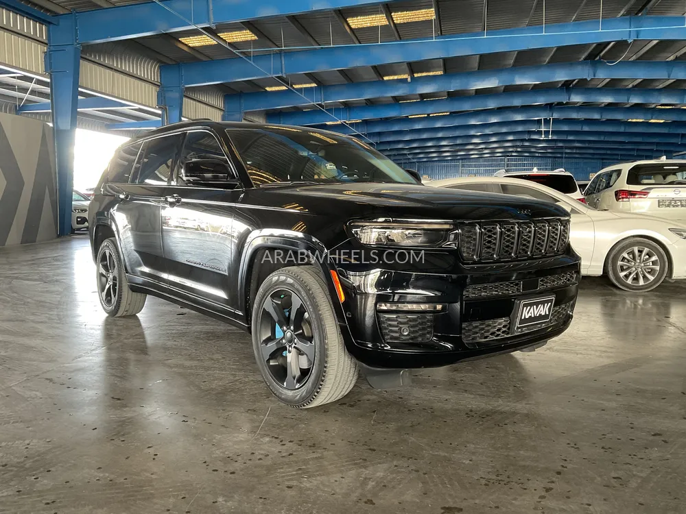 Jeep Grand Cherokee L 2023 for Sale in Sharjah Image-3