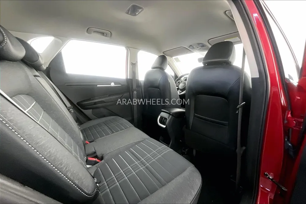 Kia Sonet 2024 for Sale in Sharjah Image-14