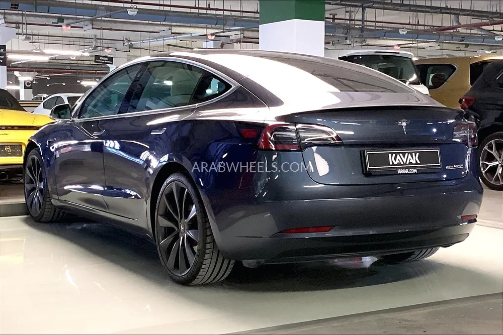 Tesla Model 3 2020 for Sale in Sharjah Image-4