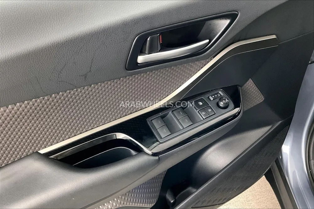 Toyota C-HR 2022 for Sale in Sharjah Image-35