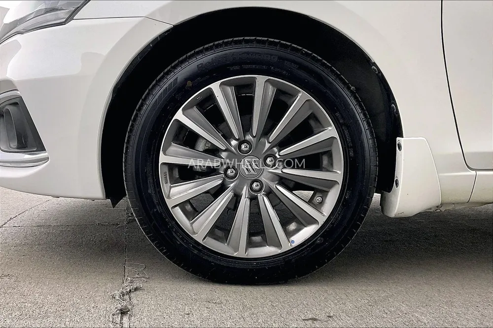 Suzuki Ciaz 2023 for Sale in Dubai Image-10