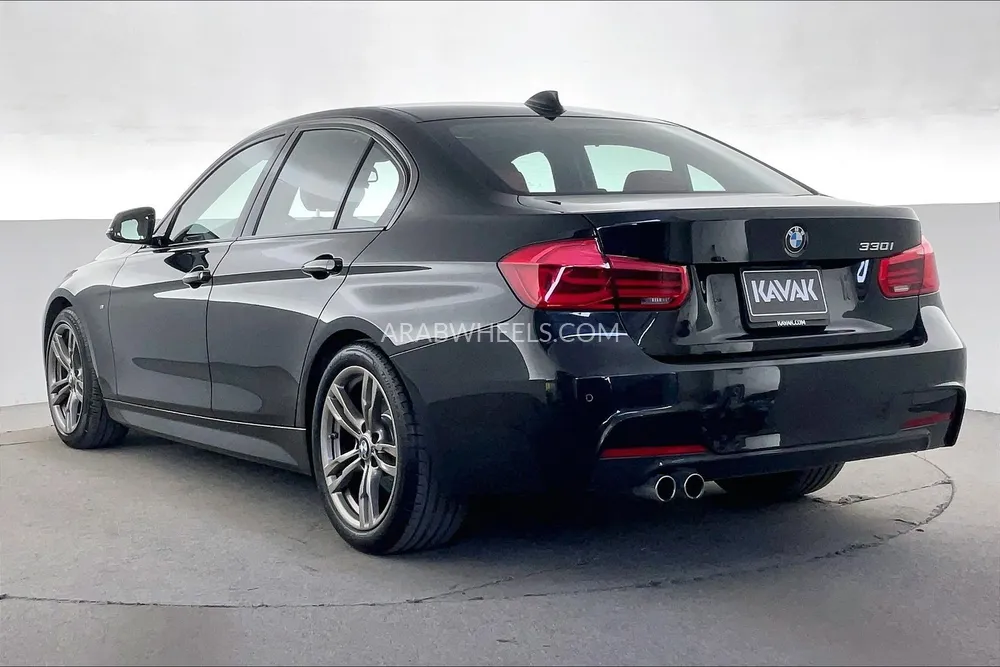 BMW 3 series 2018 for Sale in Sharjah Image-4