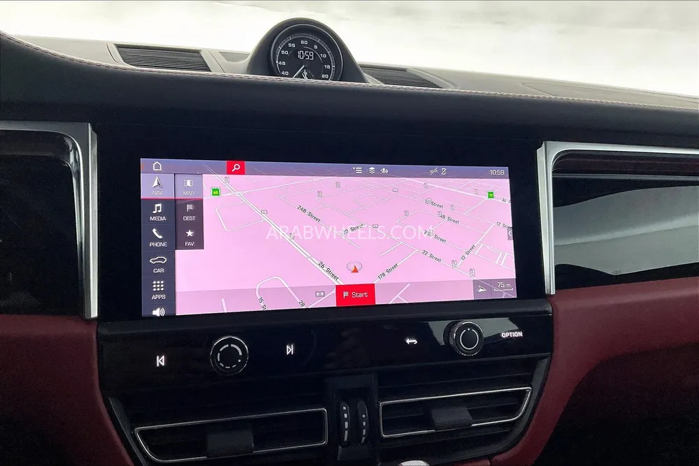 بورشه ماكان 2024 for Sale in الشارقة Image-34