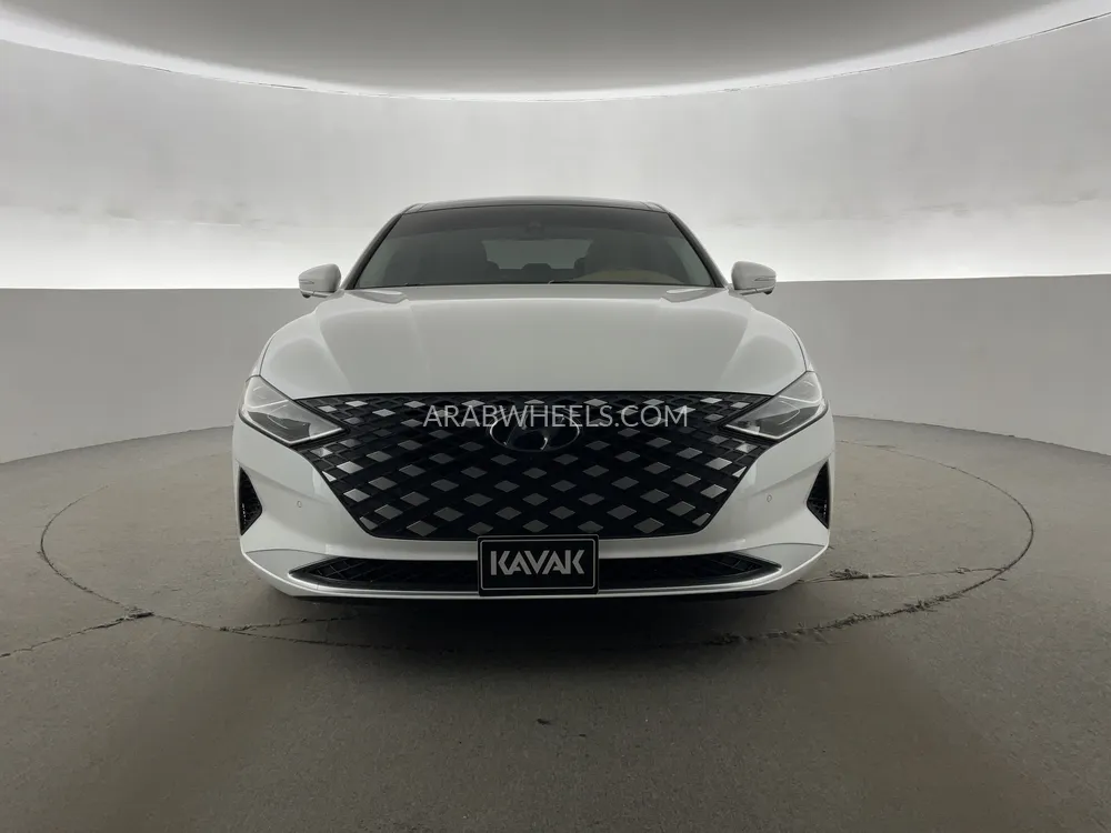 Hyundai Azera 2022 for Sale in Sharjah Image-2