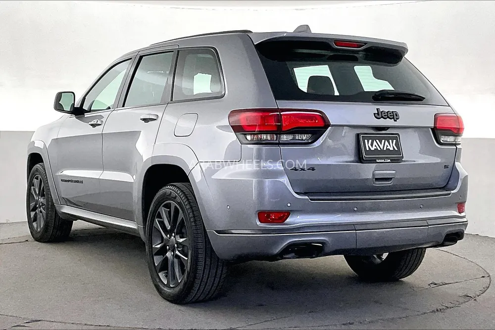 Jeep Grand Cherokee 2018 for Sale in Sharjah Image-4